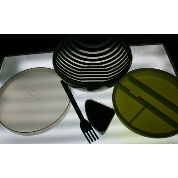 Pampered Chef Salad Cutting Bowl With Lid GUC Green - Picture 4 of 6